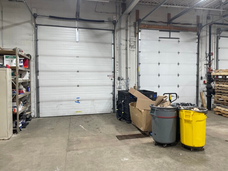 More Photos Of 2343 NW 135th Ln, Andover Manufacturing For Sale