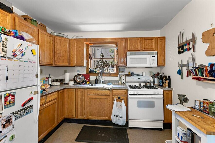 More Photos Of 24 W Hamilton Pl, Jersey City Multifamily For Sale