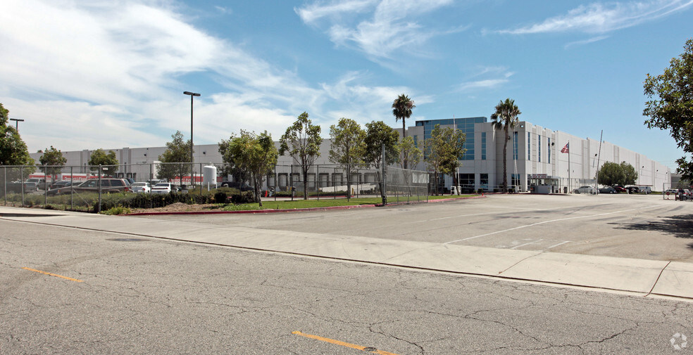 Primary Photo Of 5500 Sheila St, Commerce Distribution For Lease