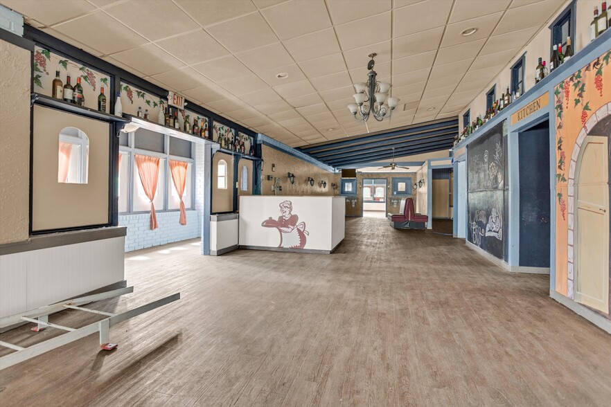 More Photos Of 235 E Gibson St, Jasper Restaurant For Lease