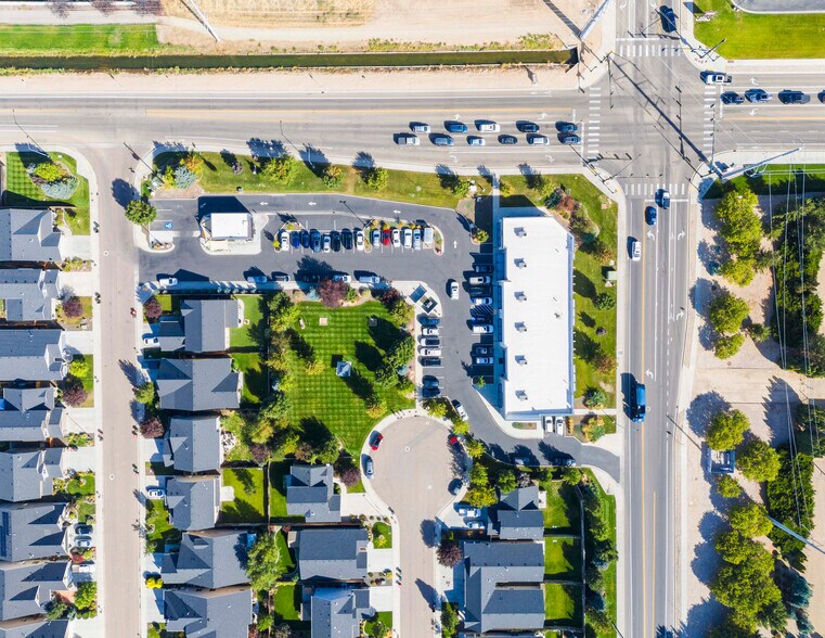 More Photos Of 4744 N Park Crossing Ave, Meridian Storefront Retail Office For Sale