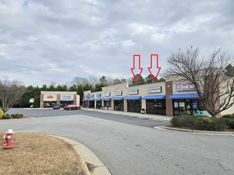 More Photos Of 805-809 High Point St, Randleman Unknown For Lease