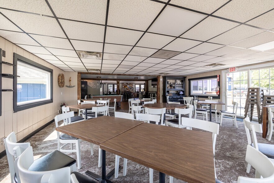 More Photos Of 8106 W Port Bay Rd, Wolcott Marina For Sale