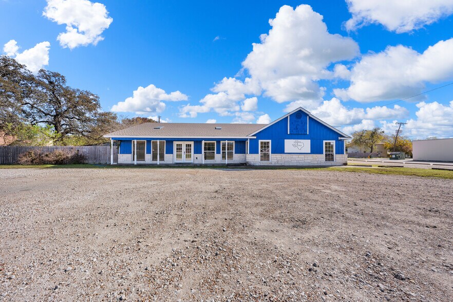 More Photos Of 3715 Bellmead Dr, Bellmead Office For Sale