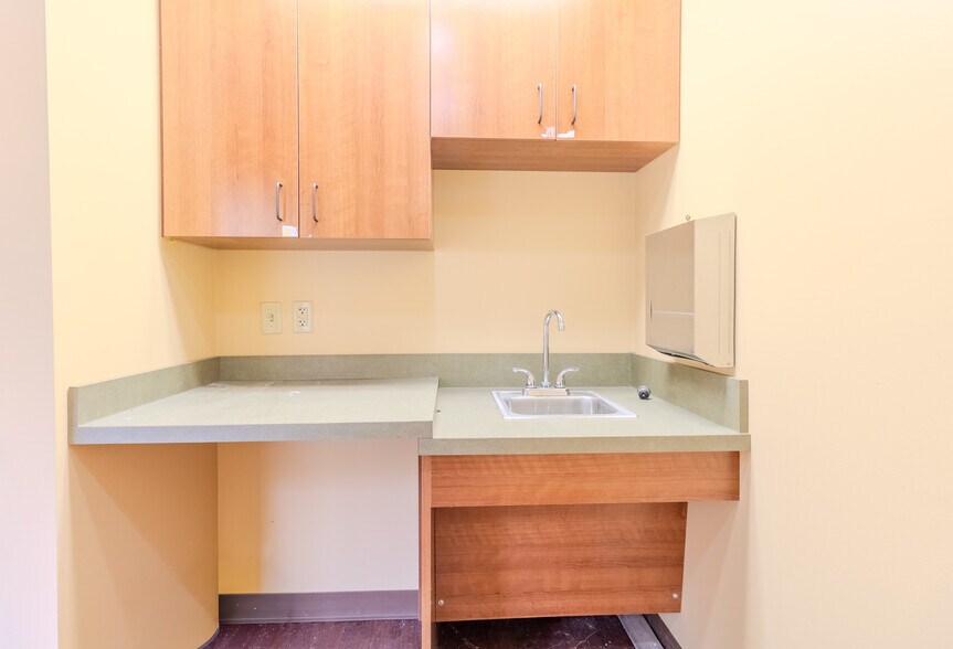 More Photos Of 1600 Wildlife Lodge Rd, Lower Burrell Medical For Lease