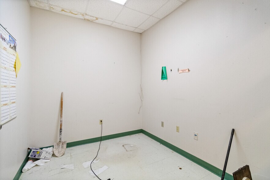 More Photos Of 214 N School St, Winfield Light Distribution For Sale