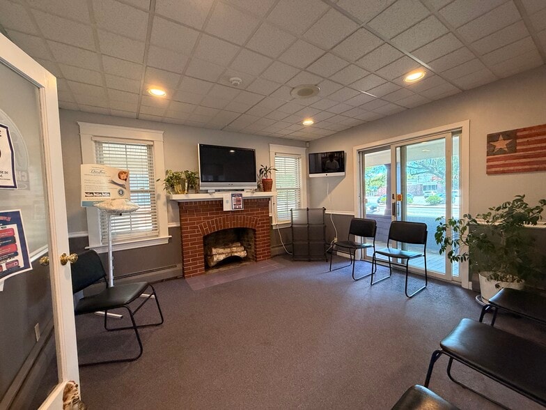 More Photos Of 2797 Post Rd, Warwick Office For Sale