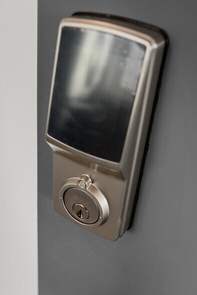 More Photos Of 123 W Main St, Middletown Storefront Retail Office For Lease