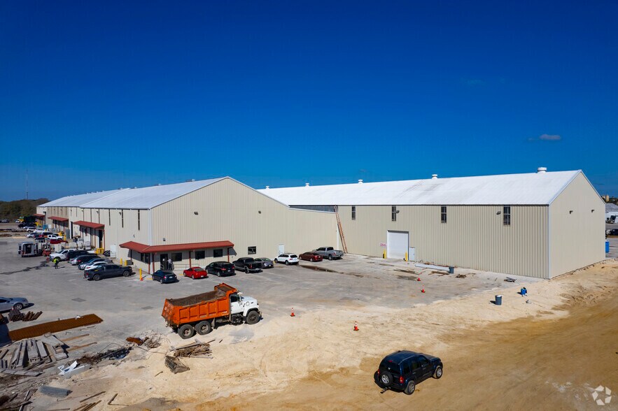 Primary Photo Of 5115 Shadowlawn Ave, Tampa Warehouse For Lease