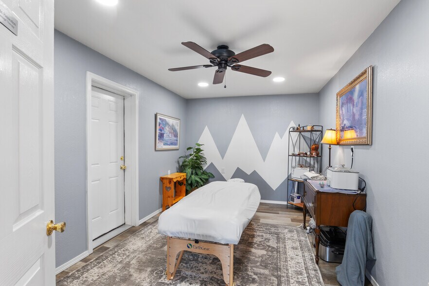 More Photos Of 119 S Calapooia St, Sutherlin Freestanding For Sale