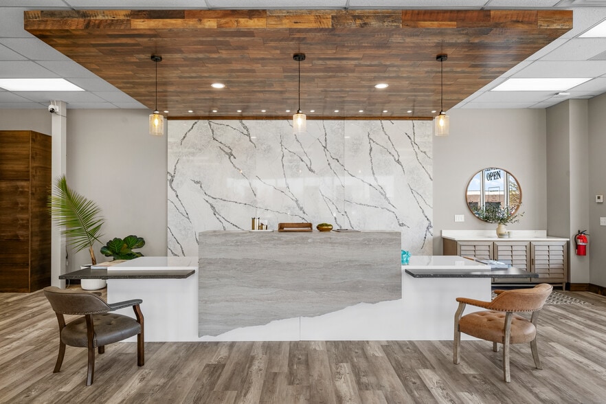 More Photos Of 18931 E Valley View Pky, Independence Storefront Retail Office For Lease