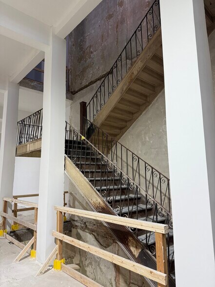 More Photos Of 210-216 Fayetteville St, Raleigh Office For Lease