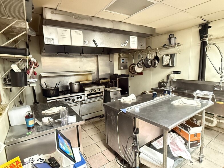 More Photos Of 710 Red River St, Austin Storefront For Lease