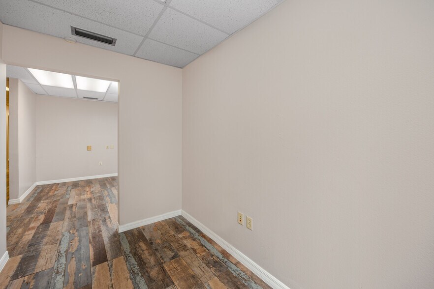 More Photos Of 6449 38th Ave, Saint Petersburg Medical For Lease