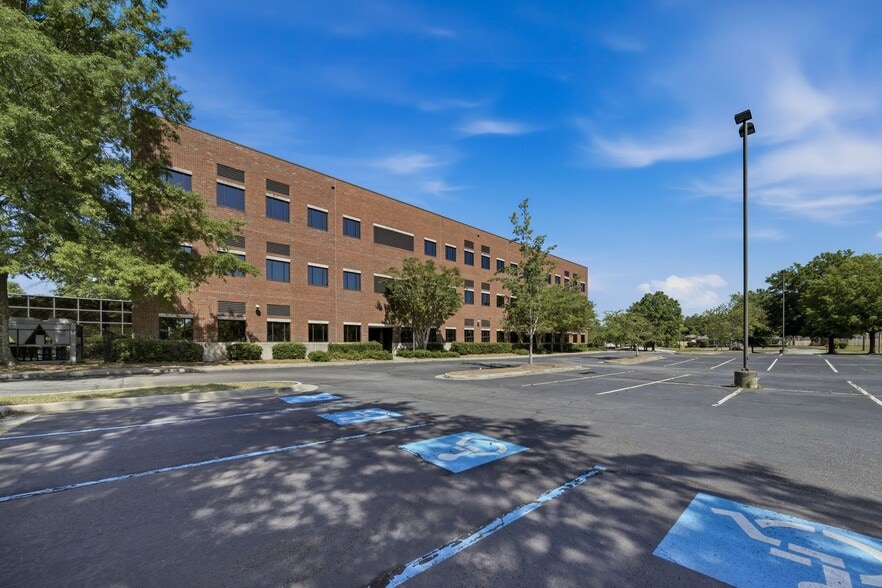 More Photos Of 1900 10th Ave, Columbus Medical For Lease