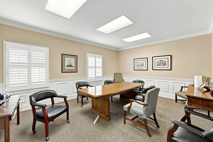 More Photos Of 459 E E Butler Pky, Gainesville Office For Sale