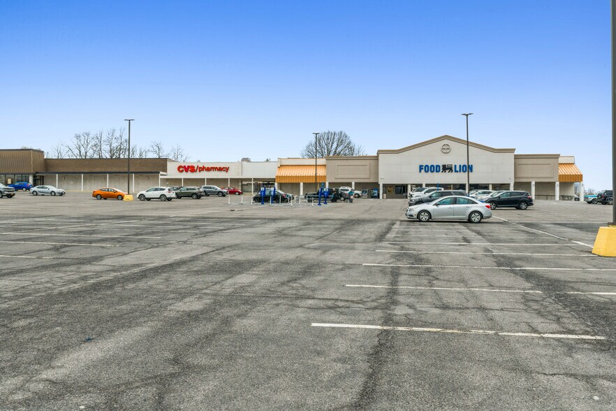 More Photos Of 1380 E Main St, Wytheville Supermarket For Sale