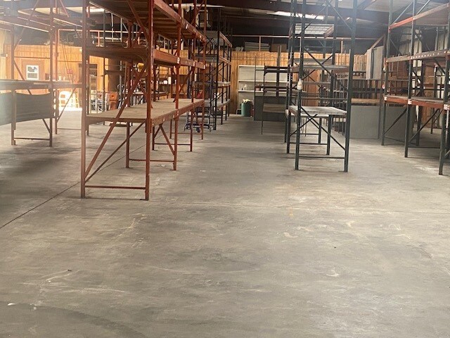 More Photos Of 489 Southgate Rd, Dothan Warehouse For Lease