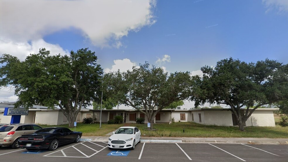 Primary Photo Of 201 Swift St, Refugio Skilled Nursing Facility For Sale