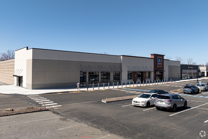 More Photos Of 625-709 Hamburg Tpke, Wayne General Retail For Sale