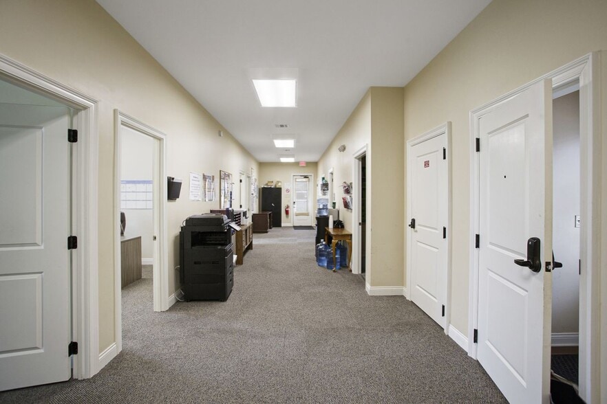 More Photos Of 1773 Ryan St, Lake Charles Office For Sale