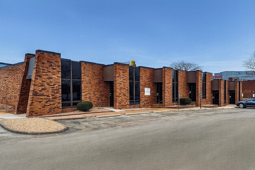Primary Photo Of 907-929 Fee Fee Rd, Maryland Heights Light Distribution For Lease