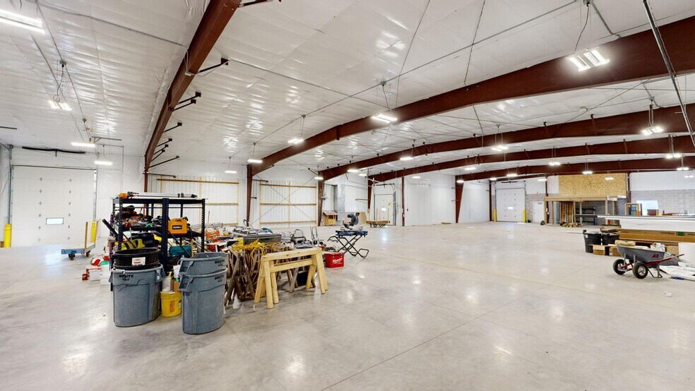 More Photos Of 1985 American Dr, Neenah Flex For Sale