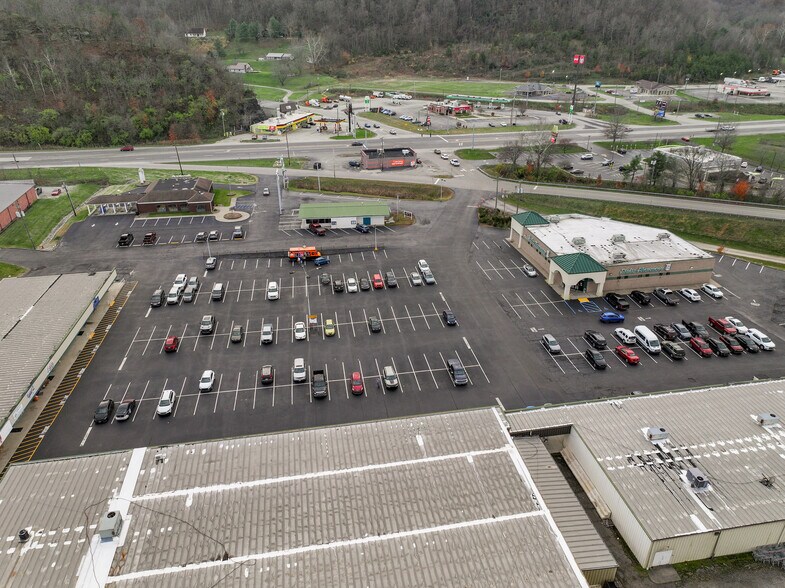 More Photos Of 1629 Ashland Rd, Greenup Freestanding For Sale