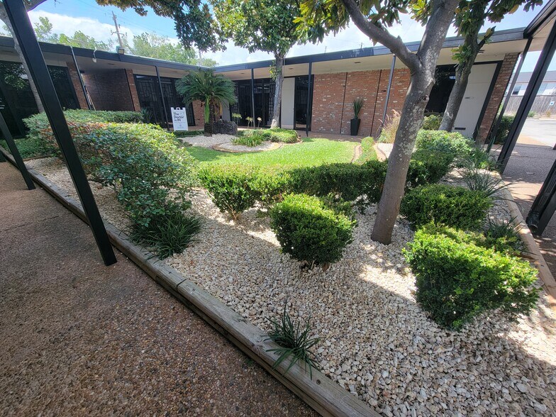 Primary Photo Of 4910 Willowbend Blvd, Houston Office Residential For Lease