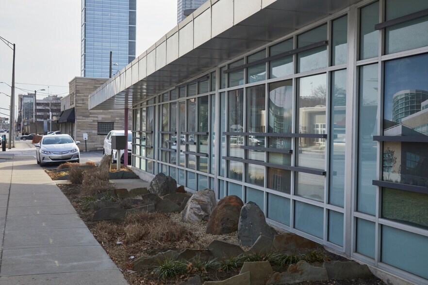 More Photos Of 620 N Delaware St, Indianapolis Freestanding For Lease