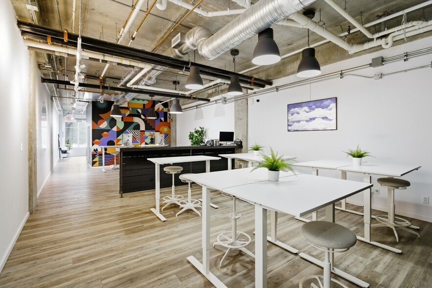 More Photos Of 9411 98 Av NW, Edmonton Office For Sale