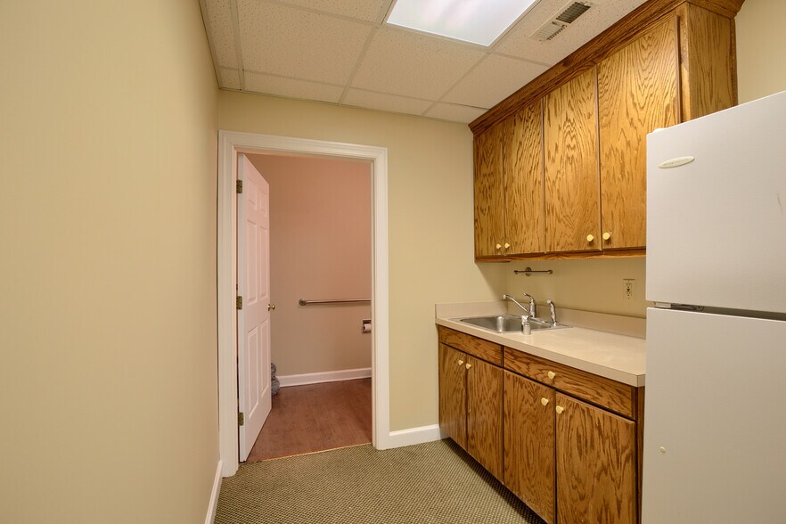 More Photos Of 7188-7196 Chapman Dr, Hayes Office For Sale