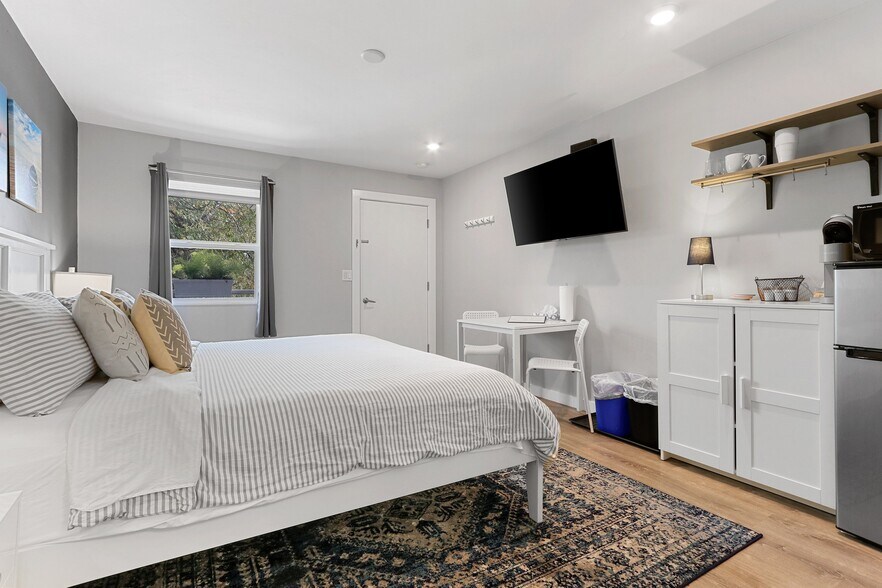 More Photos Of 10631 Bluffside Ln, Sister Bay Hotel For Sale