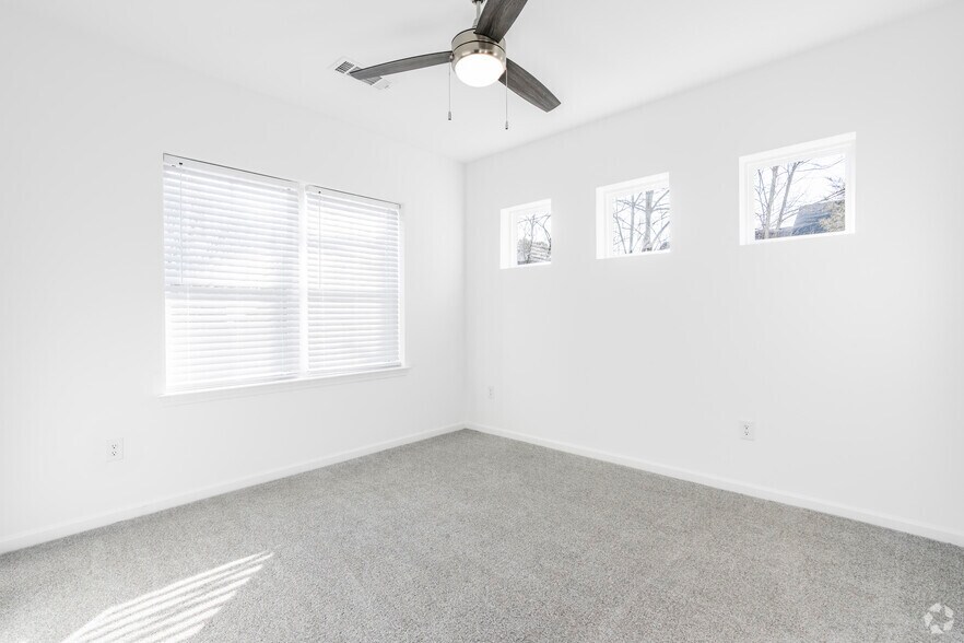 More Photos Of 10615 Steele Creek Rd, Charlotte Apartments For Sale