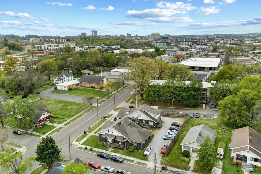 More Photos Of 1923-1925 McCalla Ave, Knoxville Apartments For Sale
