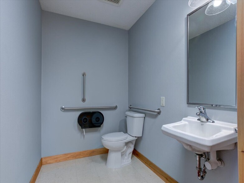 More Photos Of N6387 Hwy 25, Durand Office For Sale