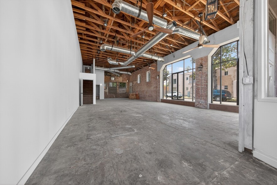 More Photos Of 2916-2927 W Vernon Ave, Los Angeles Storefront Retail Office For Lease