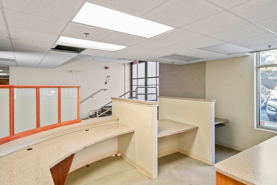 More Photos Of 46B Thomas Johnson Dr, Frederick Medical For Sale