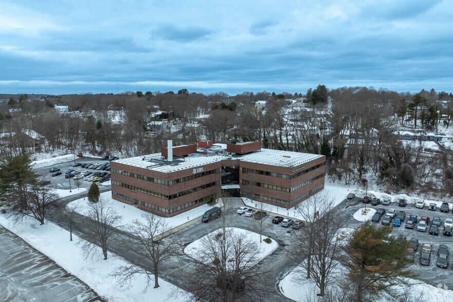 More Photos Of 8 Essex Center Dr, Peabody Office For Lease