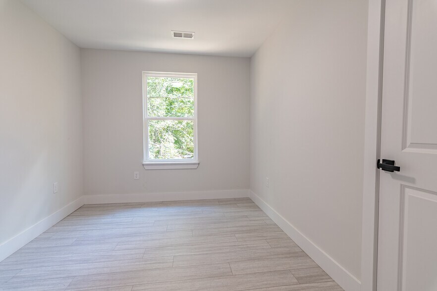 More Photos Of , Anderson Multifamily For Sale