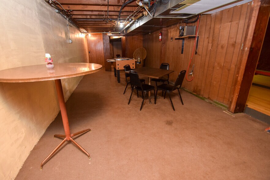 More Photos Of 111 Main St, Roscoe Bar For Sale