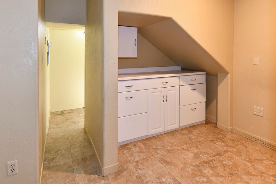 More Photos Of 1519 Main St, Napa Storefront Retail Residential For Lease