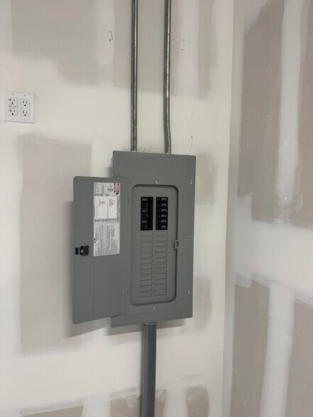 More Photos Of 205 Coastal Ln, West Melbourne Unknown For Lease