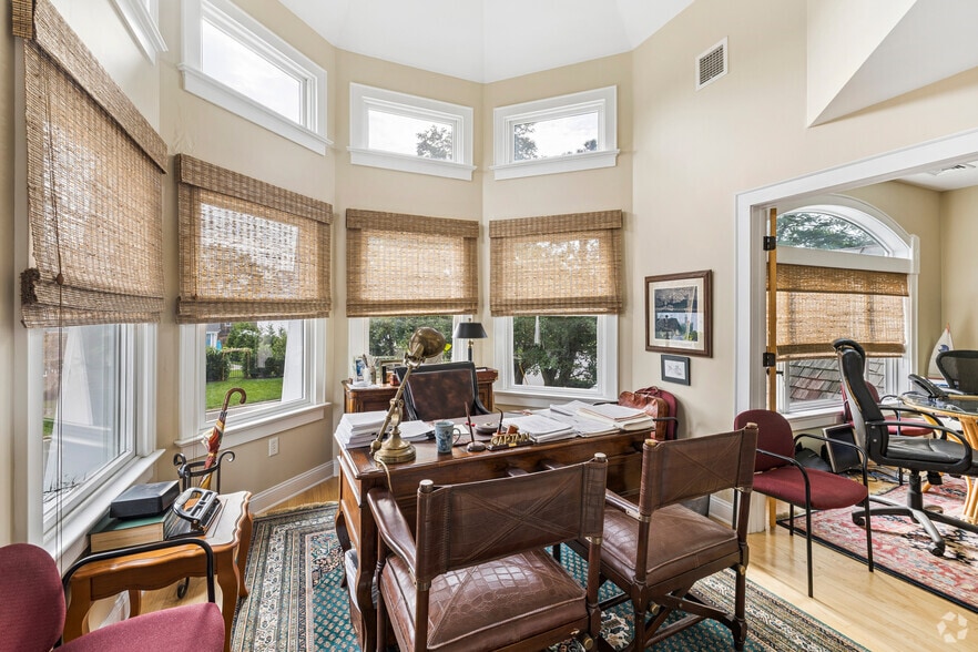 More Photos Of 704 Howe St, Point Pleasant Office For Sale