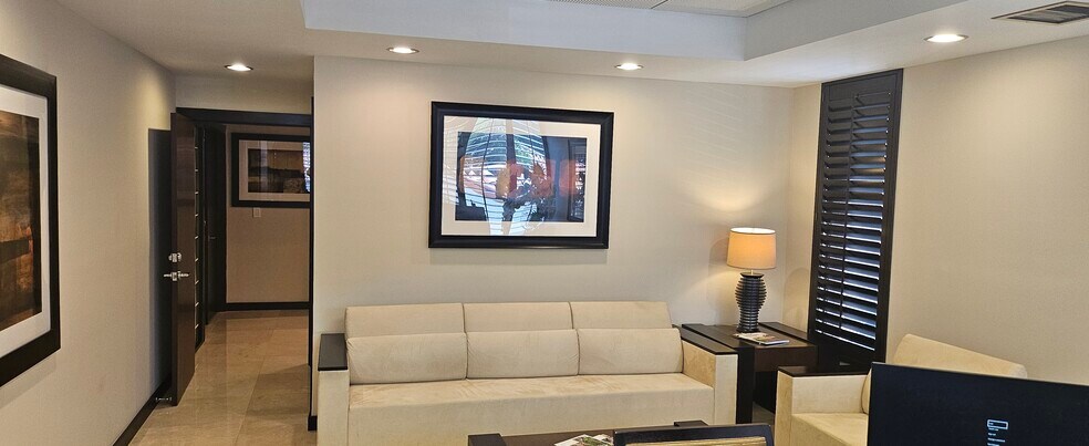 More Photos Of 365 Palermo Ave, Coral Gables Office For Sale