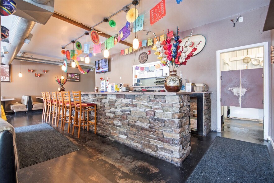 More Photos Of 3829 N Main St, Marion Storefront Retail Residential For Sale