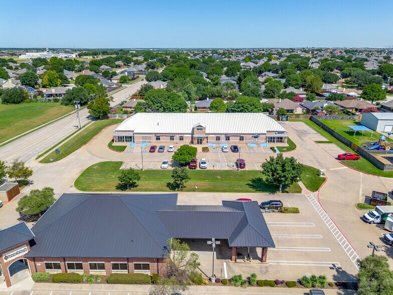 More Photos Of 663-671 NE Alsbury Blvd, Burleson Medical For Lease