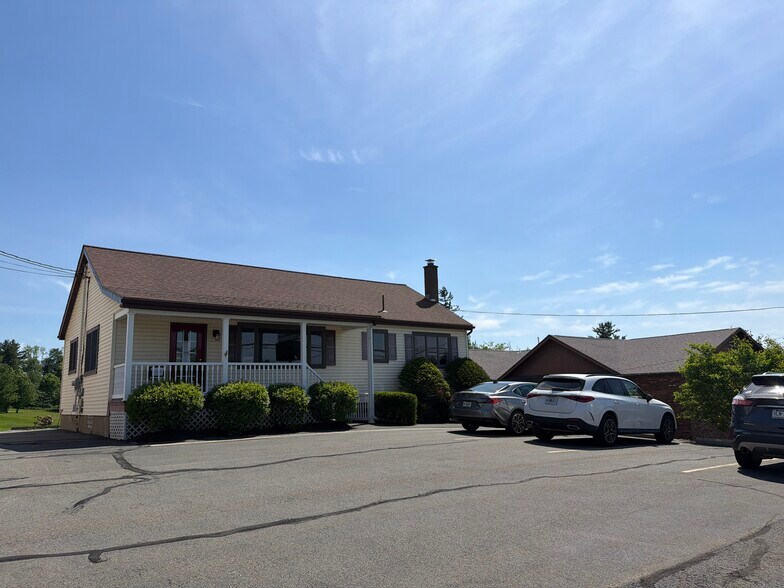 Primary Photo Of 610 Hamlin Hwy, Lake Ariel Office For Sale