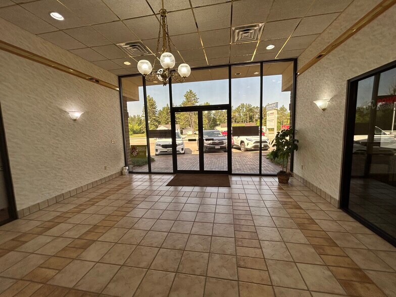 More Photos Of 1820 Post Rd, Plover Storefront Retail Office For Lease