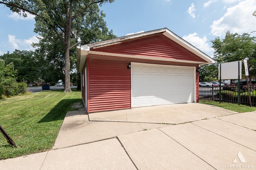 More Photos Of 9411 S 51st Ave, Oak Lawn Religious Facility For Sale